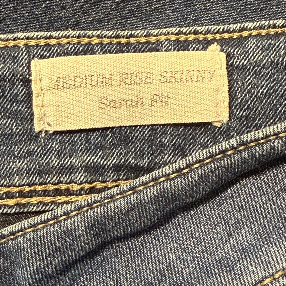 Guess Women's Medium Rise “Sarah Fit” Skinny Jeans Size 28 - Picture 3 of 11